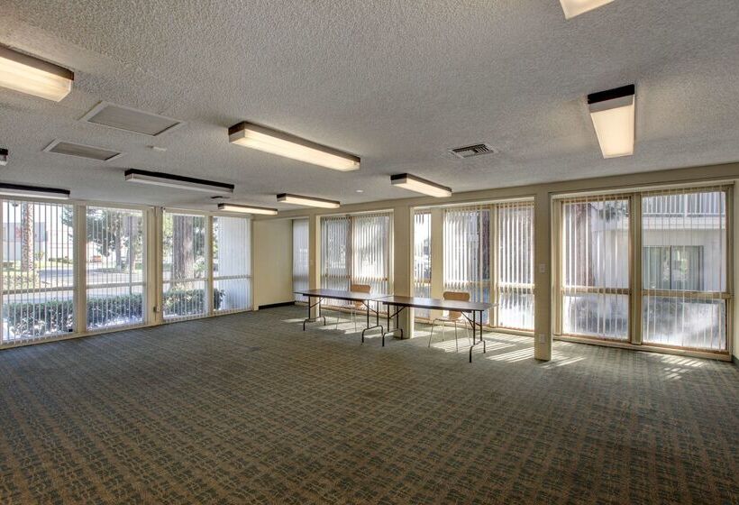 Motel 6santa Ana, Ca  Irvine  Orange County Airport