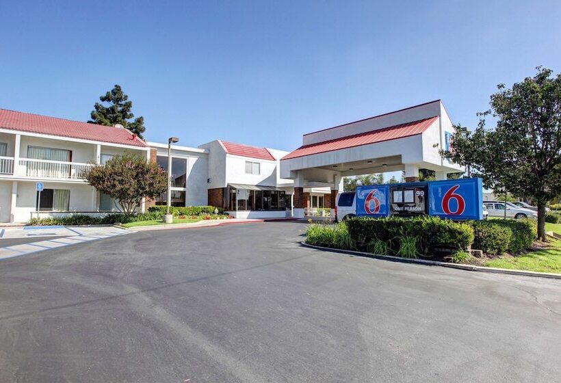 Motel 6santa Ana, Ca  Irvine  Orange County Airport