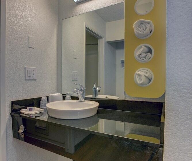 Motel 6santa Ana, Ca  Irvine  Orange County Airport