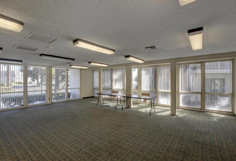 Motel 6santa Ana, Ca  Irvine  Orange County Airport