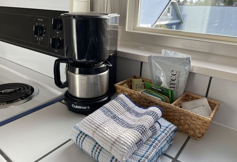 모텔 Buccaneer Inn