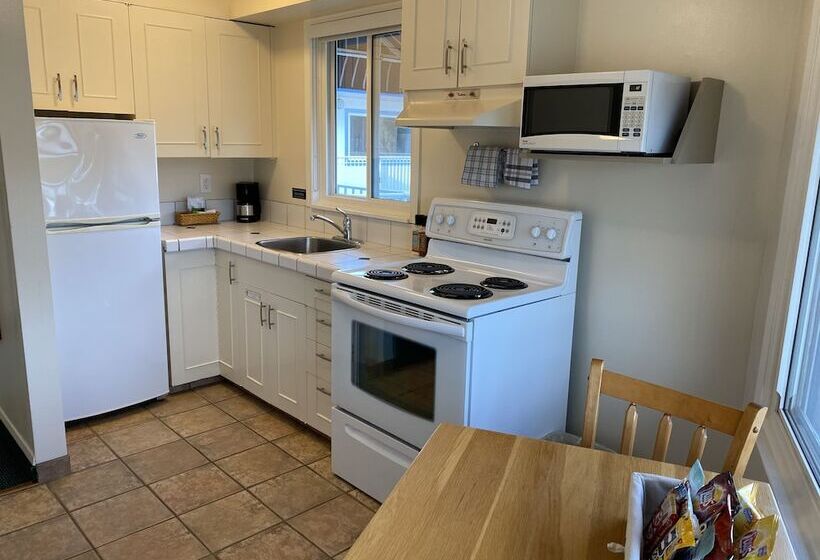 모텔 Buccaneer Inn