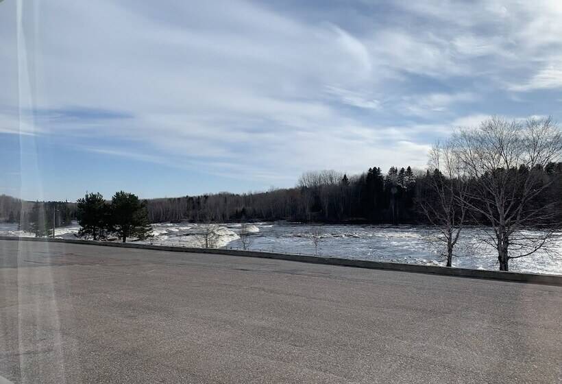 Motel Chute Des Pères