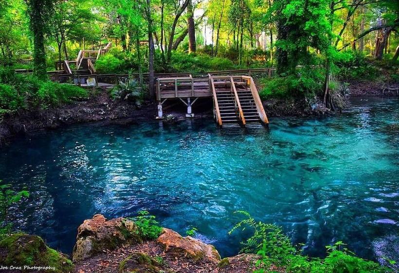 فندق على الطريق Deerwood Inn And Madison Campground