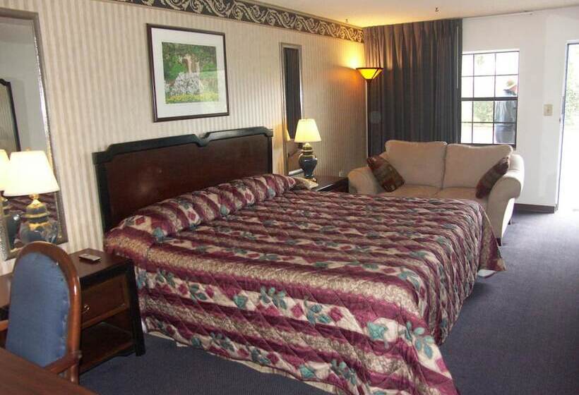 فندق على الطريق Deerwood Inn And Madison Campground