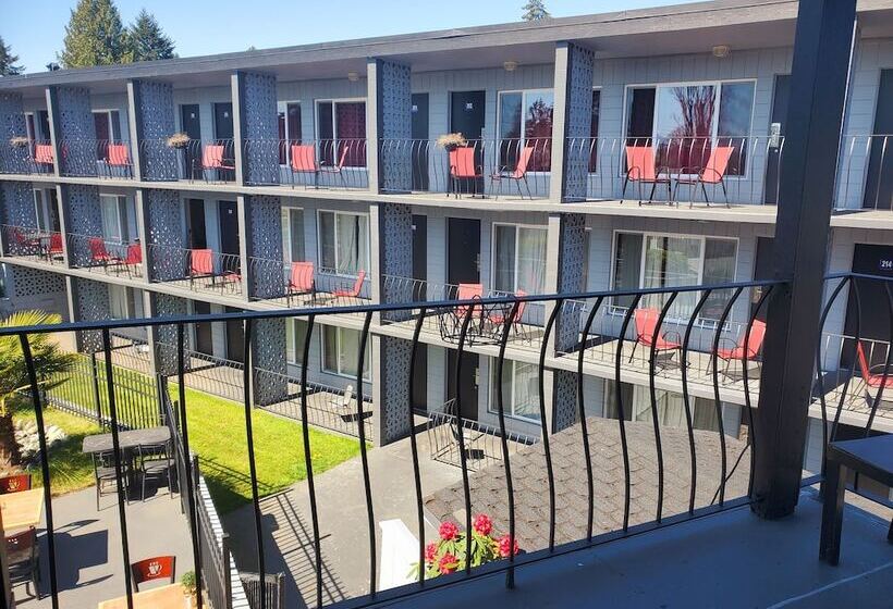 Мотель Port O Call Inn