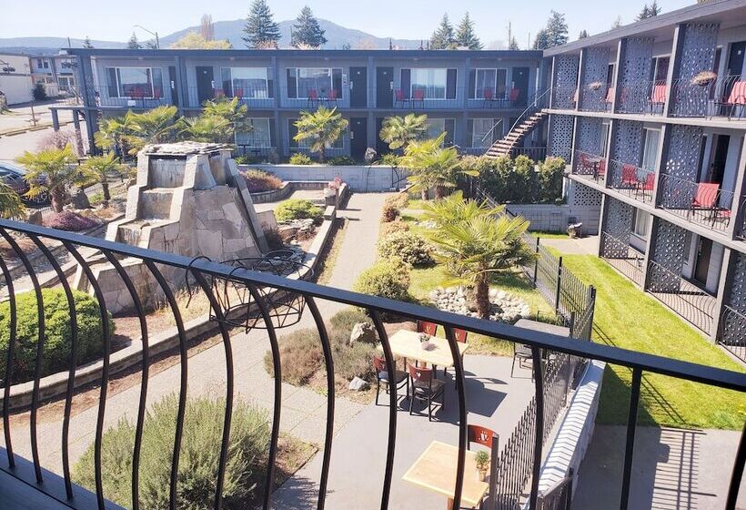 Мотель Port O Call Inn