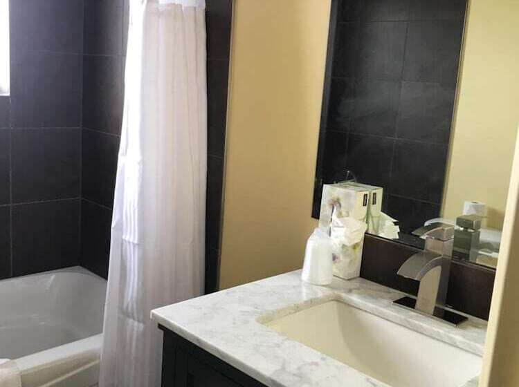 Мотель Port O Call Inn