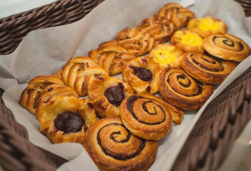 汽车旅馆  Robin Hood Inn And Suites