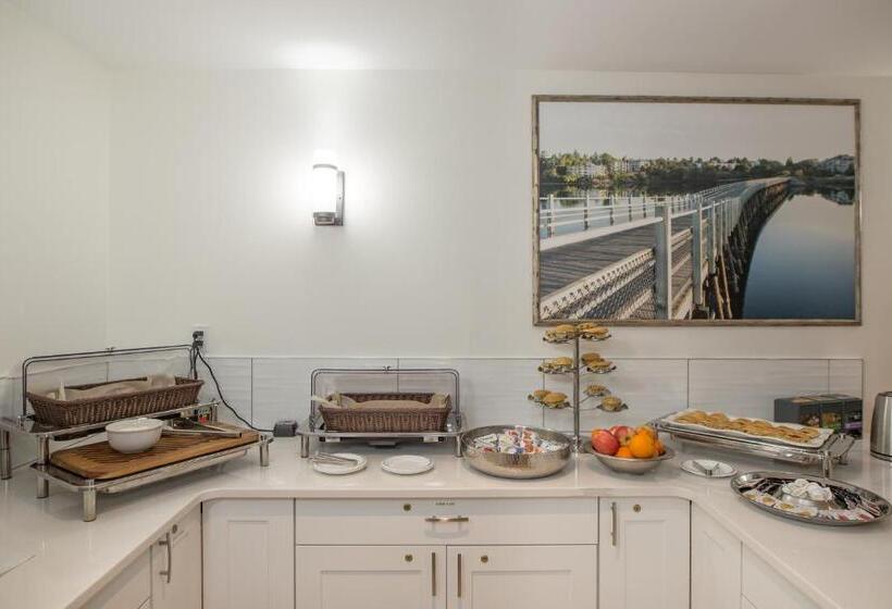 汽车旅馆  Robin Hood Inn And Suites