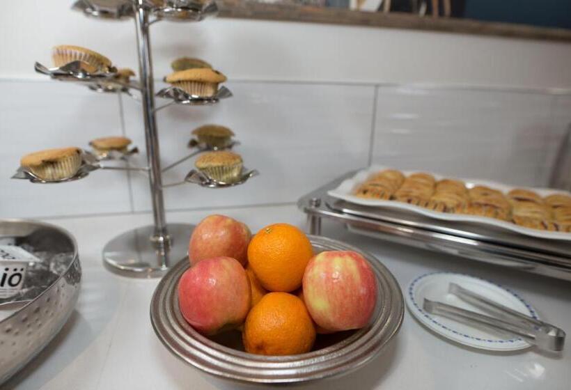 汽车旅馆  Robin Hood Inn And Suites