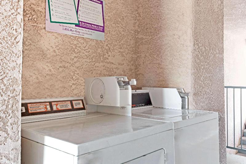 مُتل Super 8 By Wyndham Tucson Downtown Convention Center