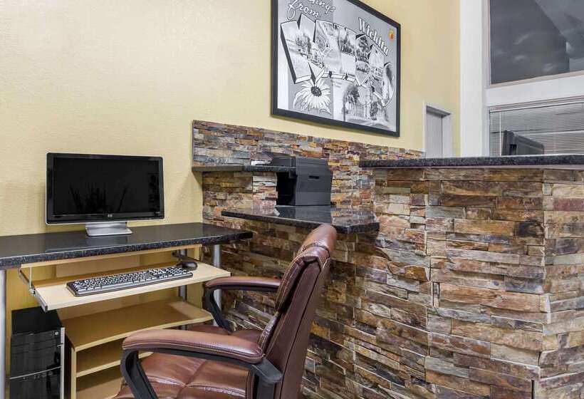 モーテル Super 8 By Wyndham Wichita Airport West Kellogg