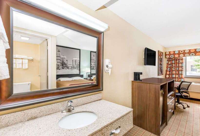 モーテル Super 8 By Wyndham Wichita Airport West Kellogg