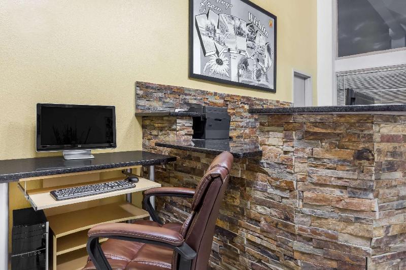 モーテル Super 8 By Wyndham Wichita Airport West Kellogg