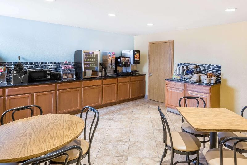 モーテル Super 8 By Wyndham Wichita Airport West Kellogg