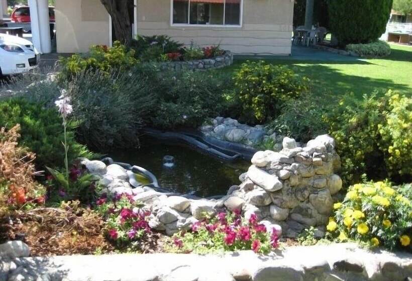 Okanagan Seasons Resort