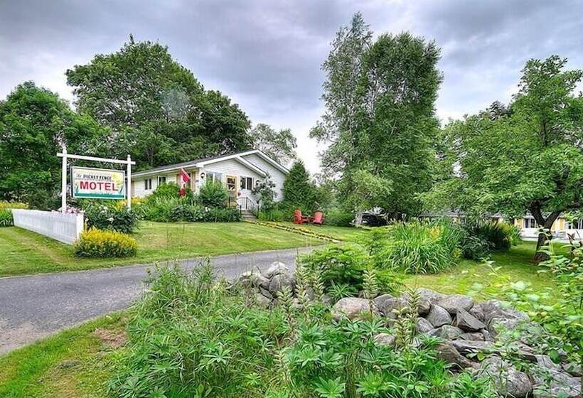 Picket Fence Motel