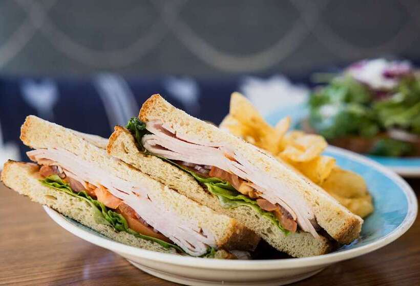 Redondo Beach Hotel, Tapestry Collection By Hilton