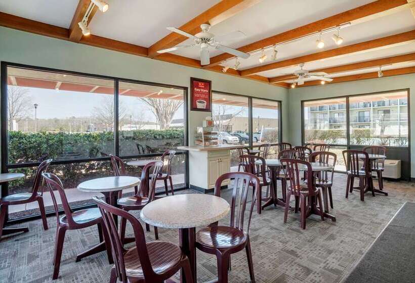 منتجع Econo Lodge Inn & Suites Rehoboth Beach