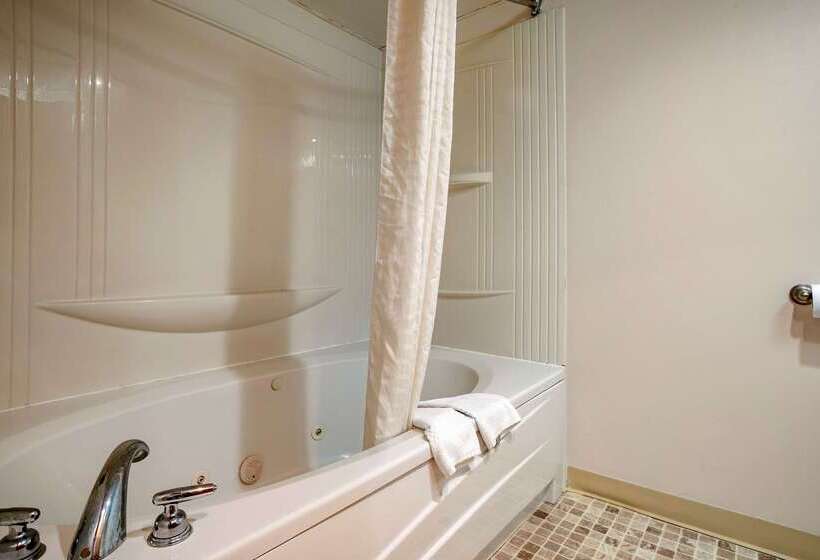 منتجع Econo Lodge Inn & Suites Rehoboth Beach