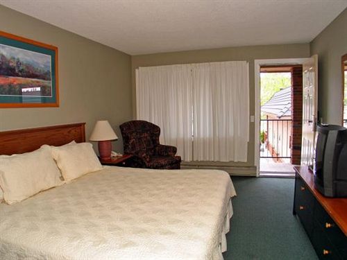 Town & Country Motel