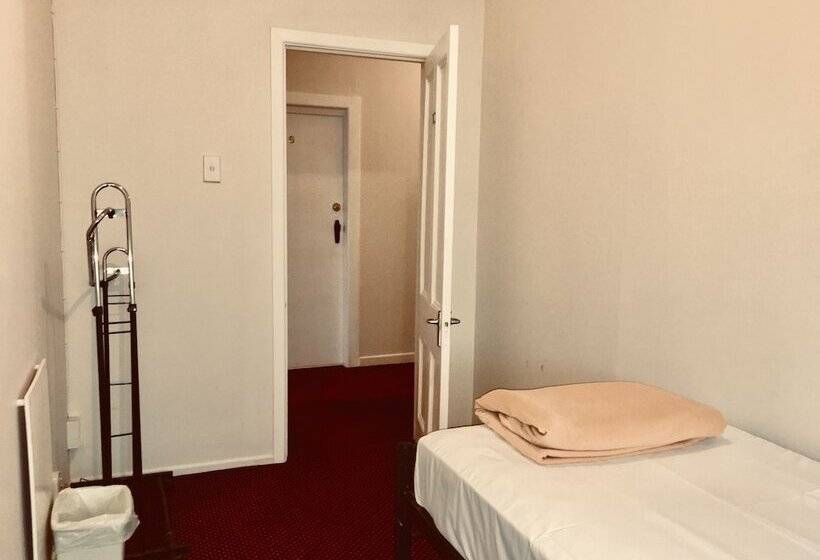 צימר Freemans Backpackers Lodge Hostel