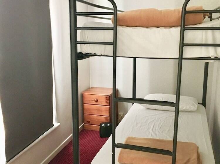 צימר Freemans Backpackers Lodge Hostel