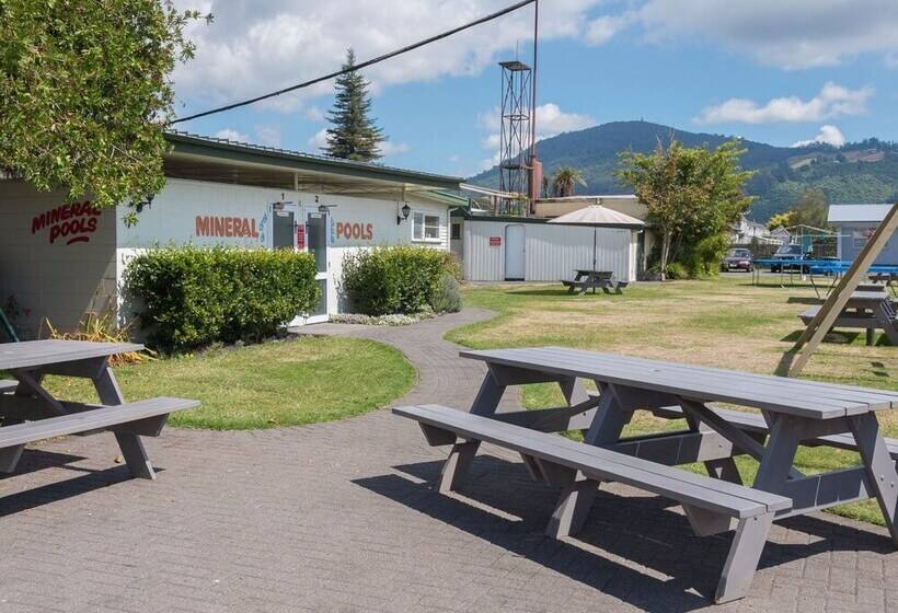 Cleveland Thermal Motel