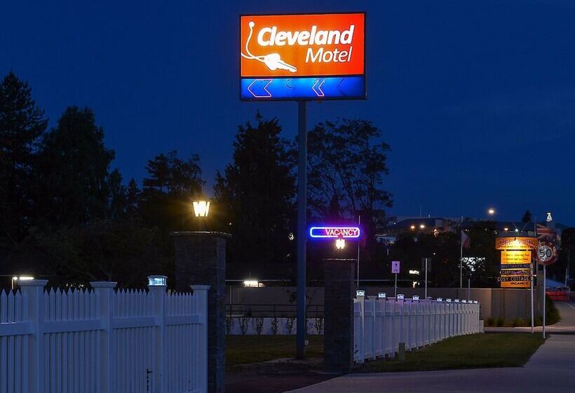 Cleveland Thermal Motel