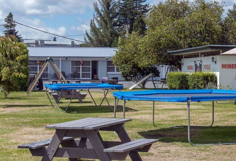 Cleveland Thermal Motel