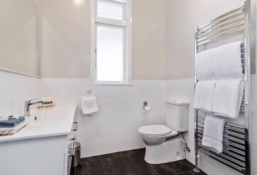 Cleveland Thermal Motel