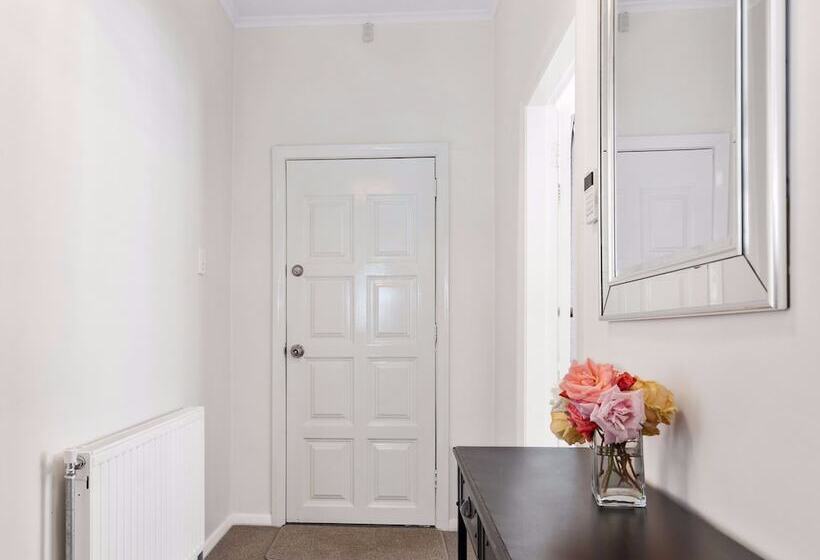 Cleveland Thermal Motel