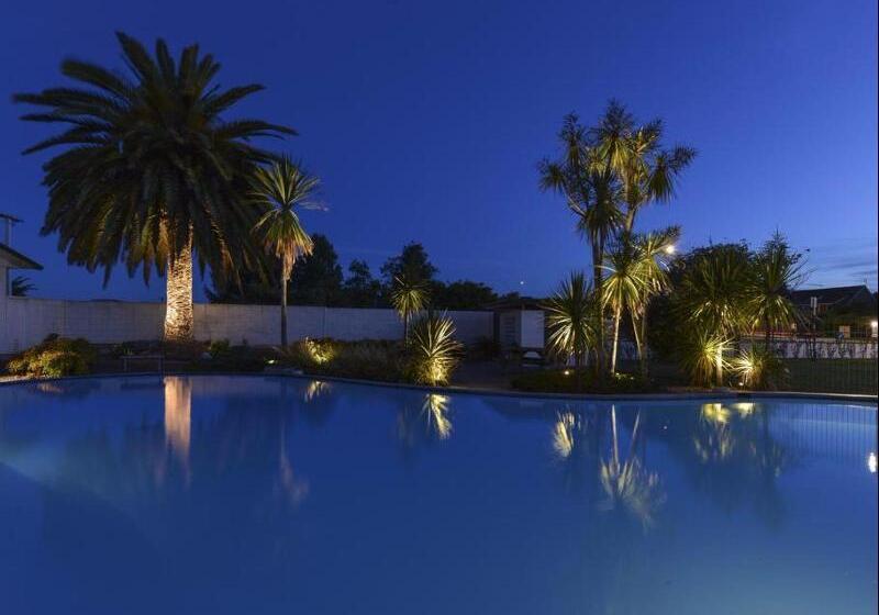 Cleveland Thermal Motel