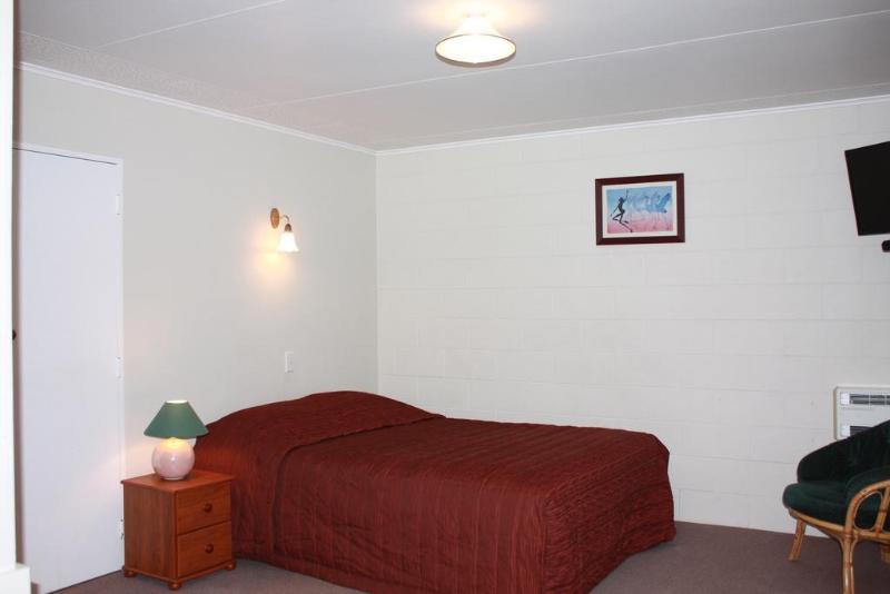 Commodore Court Motel