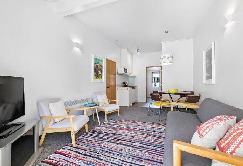 هتل Amity Serviced Apartments