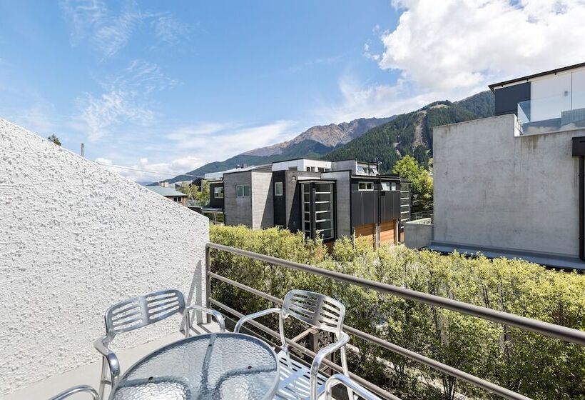 هتل Amity Serviced Apartments