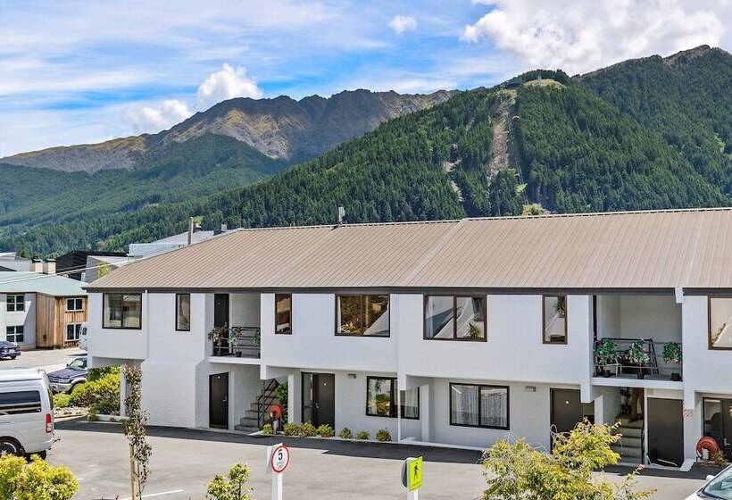 هتل Amity Serviced Apartments