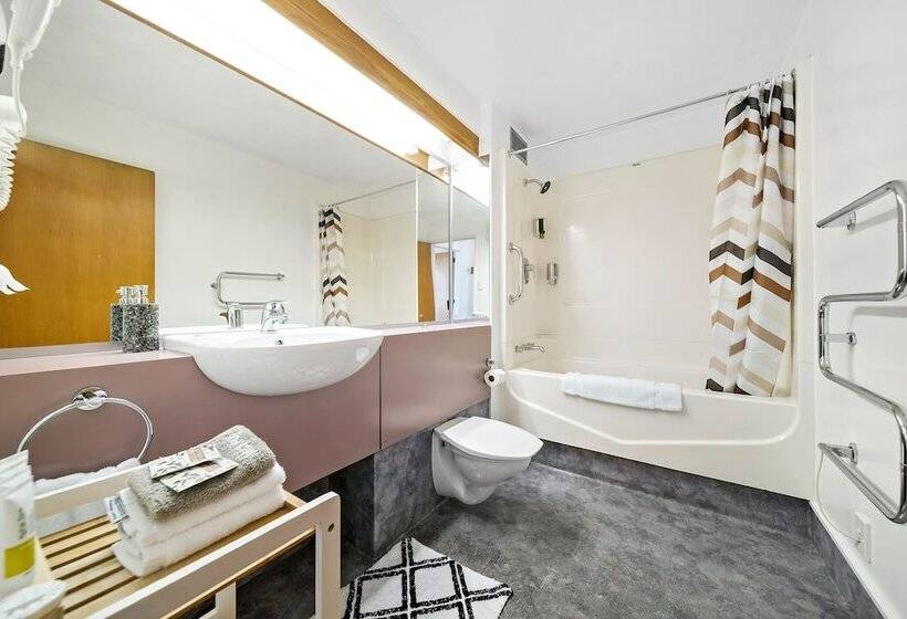 هتل Amity Serviced Apartments