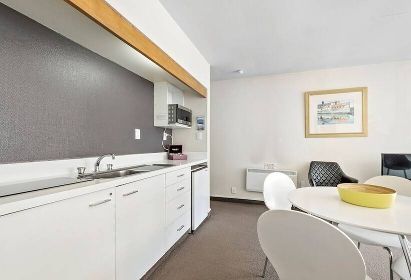 هتل Amity Serviced Apartments