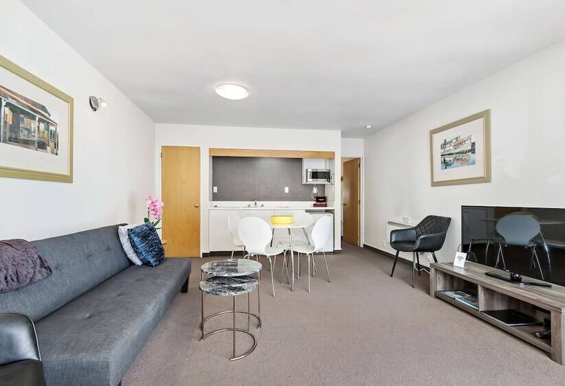 هتل Amity Serviced Apartments