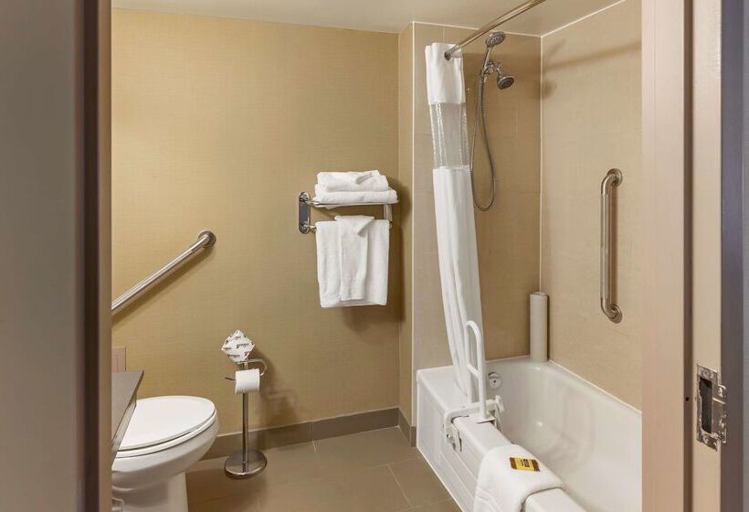 Best Western Plus Leamington Hotel & Conference Centre