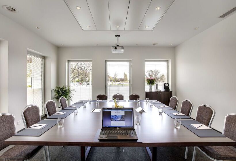 Best Western Premier Hotel Beaulac