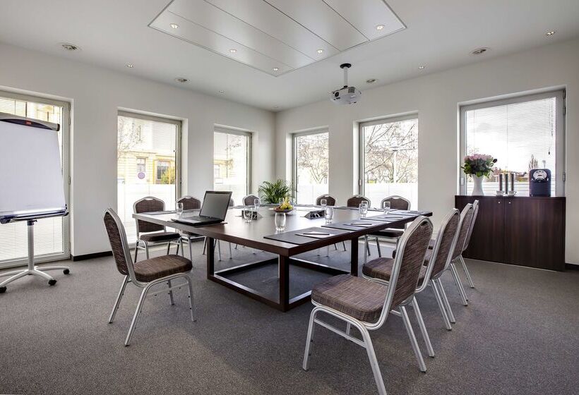 Best Western Premier Hotel Beaulac