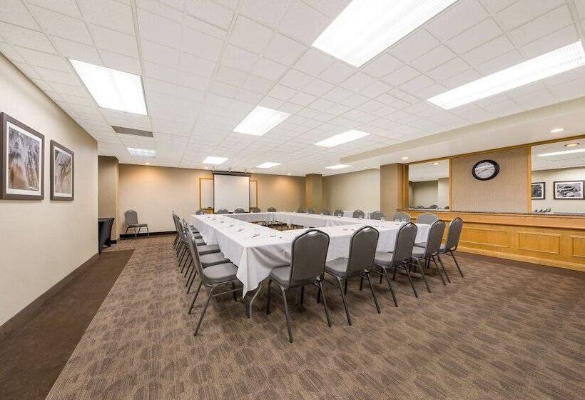 فندق Best Western Voyageur Place