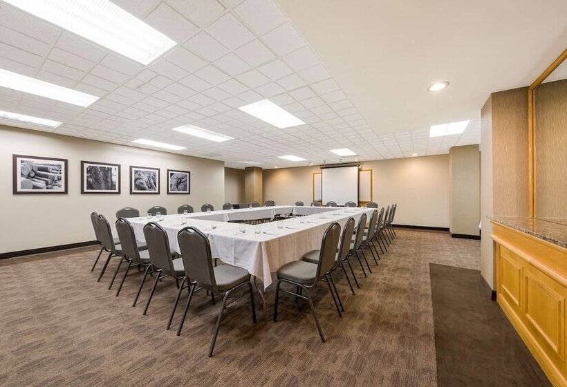 فندق Best Western Voyageur Place