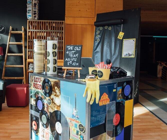 Отель Budget Rooms Gstaad