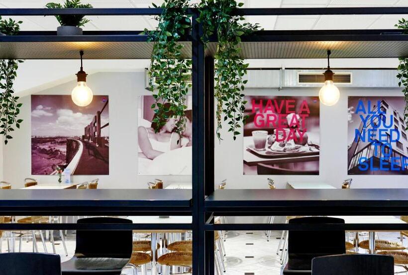 בית מלון כפרי Cabinn Scandinavia