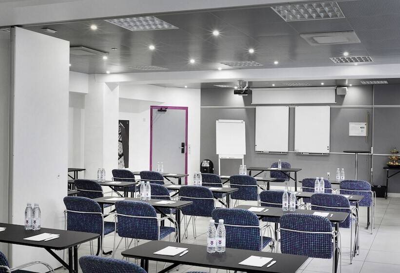 בית מלון כפרי Cabinn Scandinavia