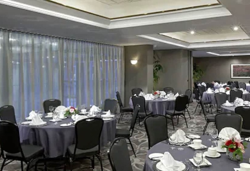 호텔 Cambridge Suites Toronto